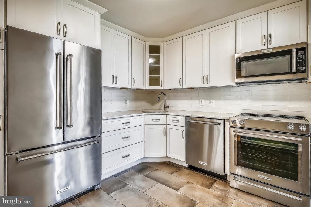 6800 Fleetwood Road - Photo 5