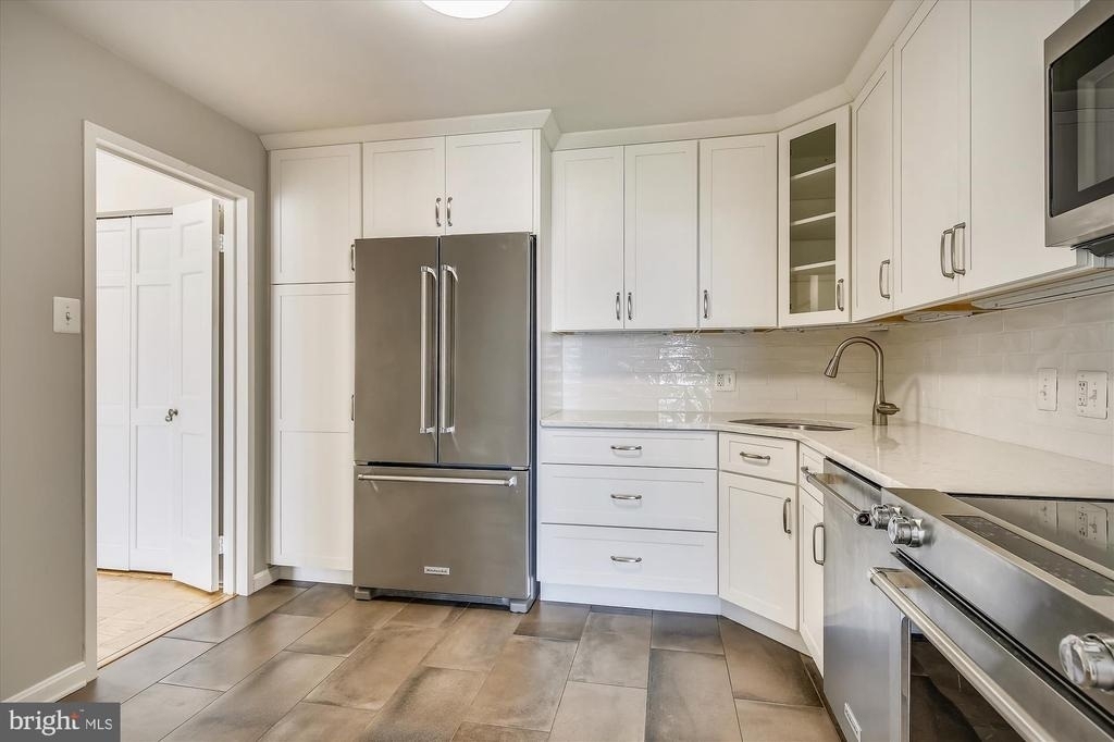 6800 Fleetwood Road - Photo 6