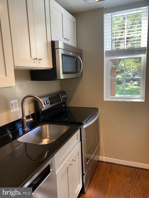 1805 Key Boulevard N - Photo 7
