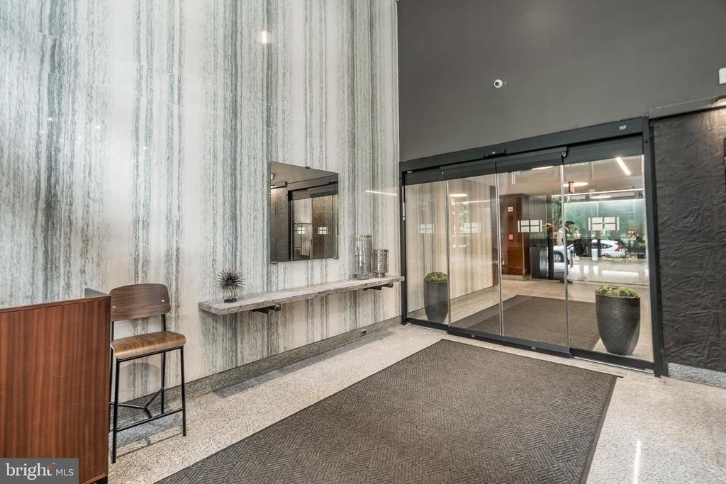 604 S Washington Square - Photo 4