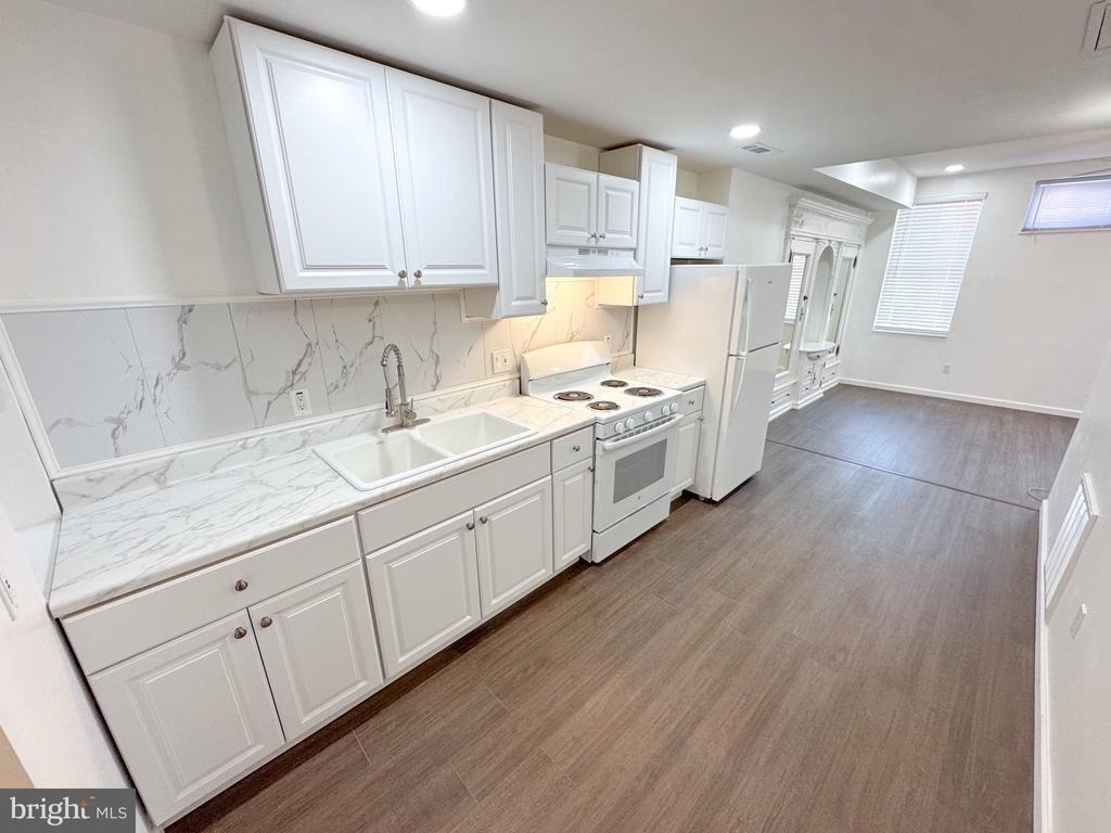 910 N 41st Street - Photo 0