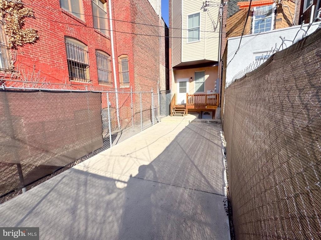 910 N 41st Street - Photo 11