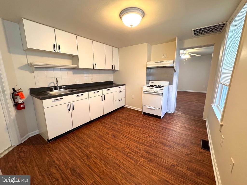 4444 Richmond Street - Photo 8