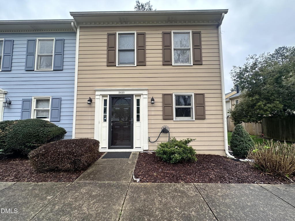 5620 Bridgetowne Way - Photo 0