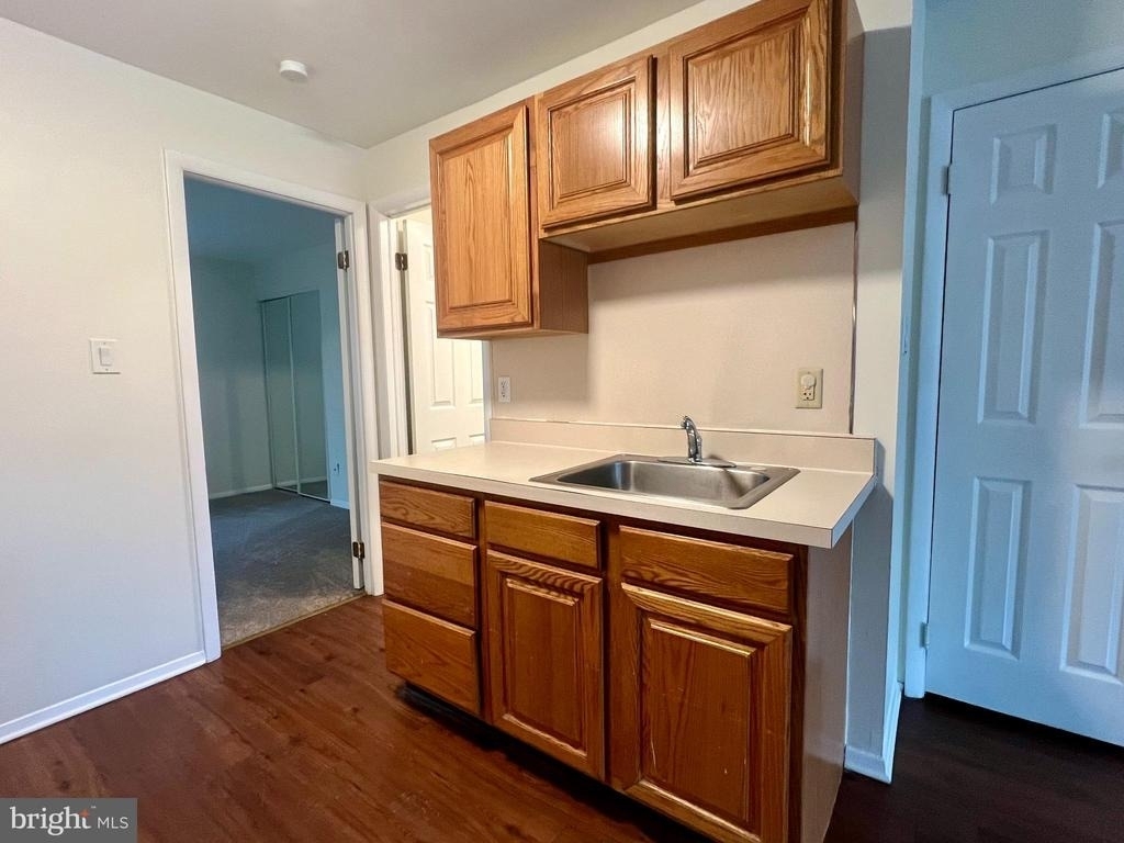 100 E Mt Vernon Unit 1 - Photo 5