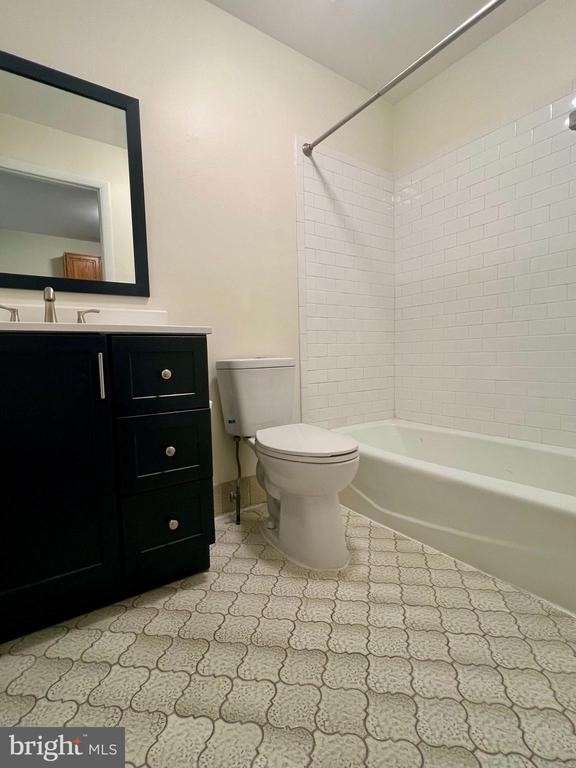 100 E Mt Vernon Unit 1 - Photo 9