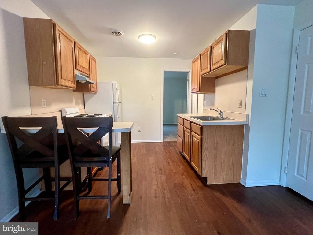 100 E Mt Vernon Unit 1 - Photo 4