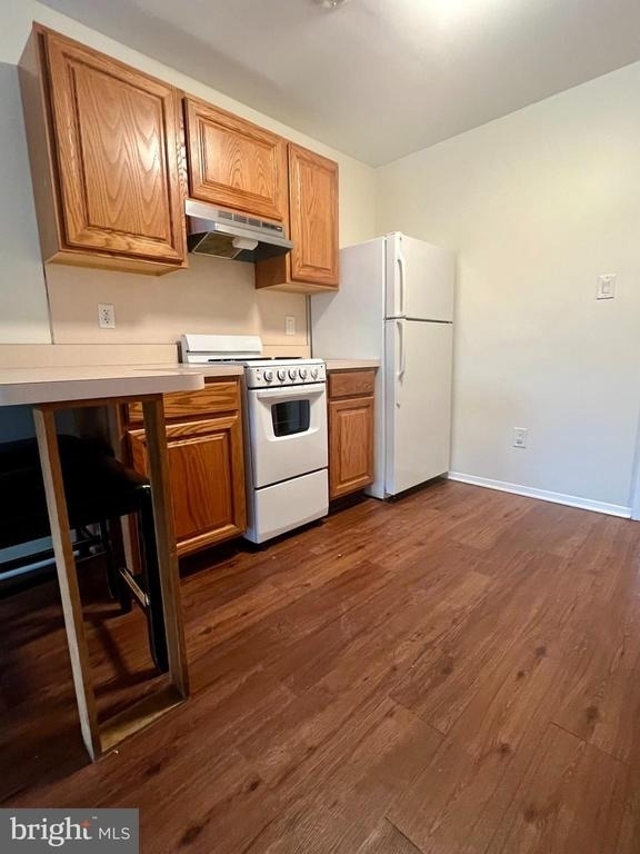 100 E Mt Vernon Unit 1 - Photo 3