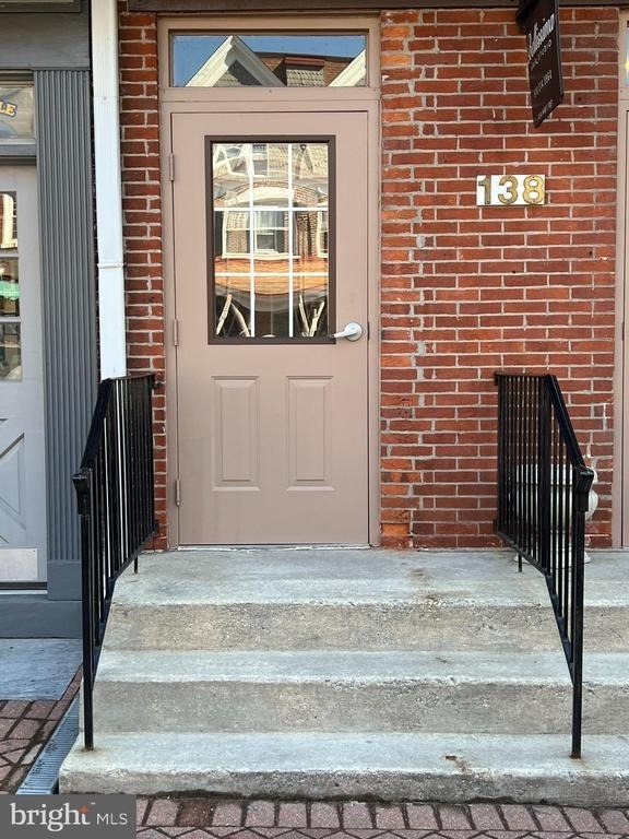 138 W Market Street - Photo 1