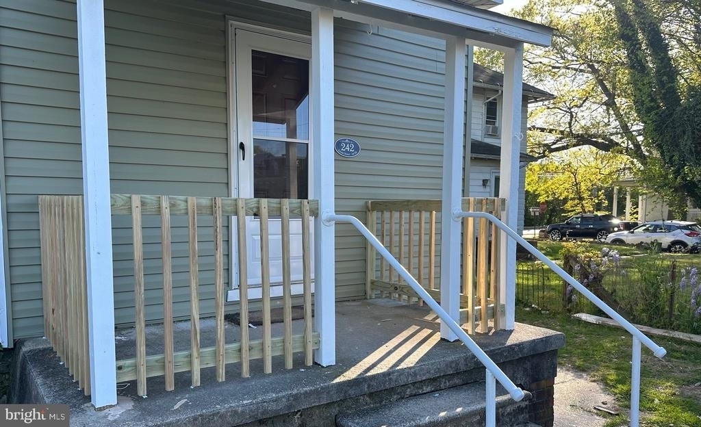 242 Grant Street - Photo 0