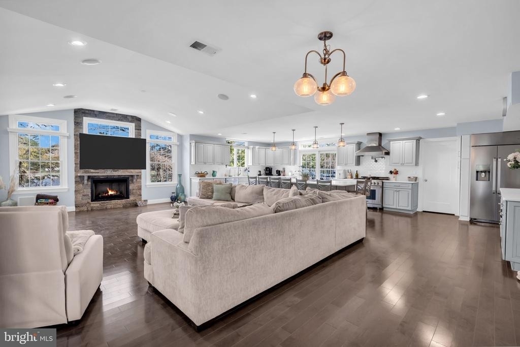 375 Kildare Drive - Photo 6