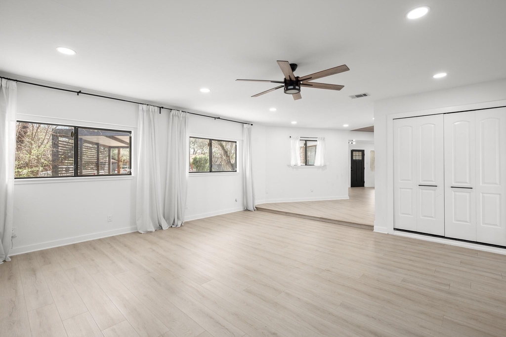5504 Kings Highway - Photo 8