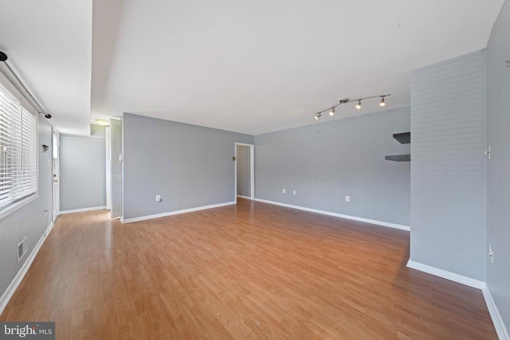 10620 Weymouth Street - Photo 5