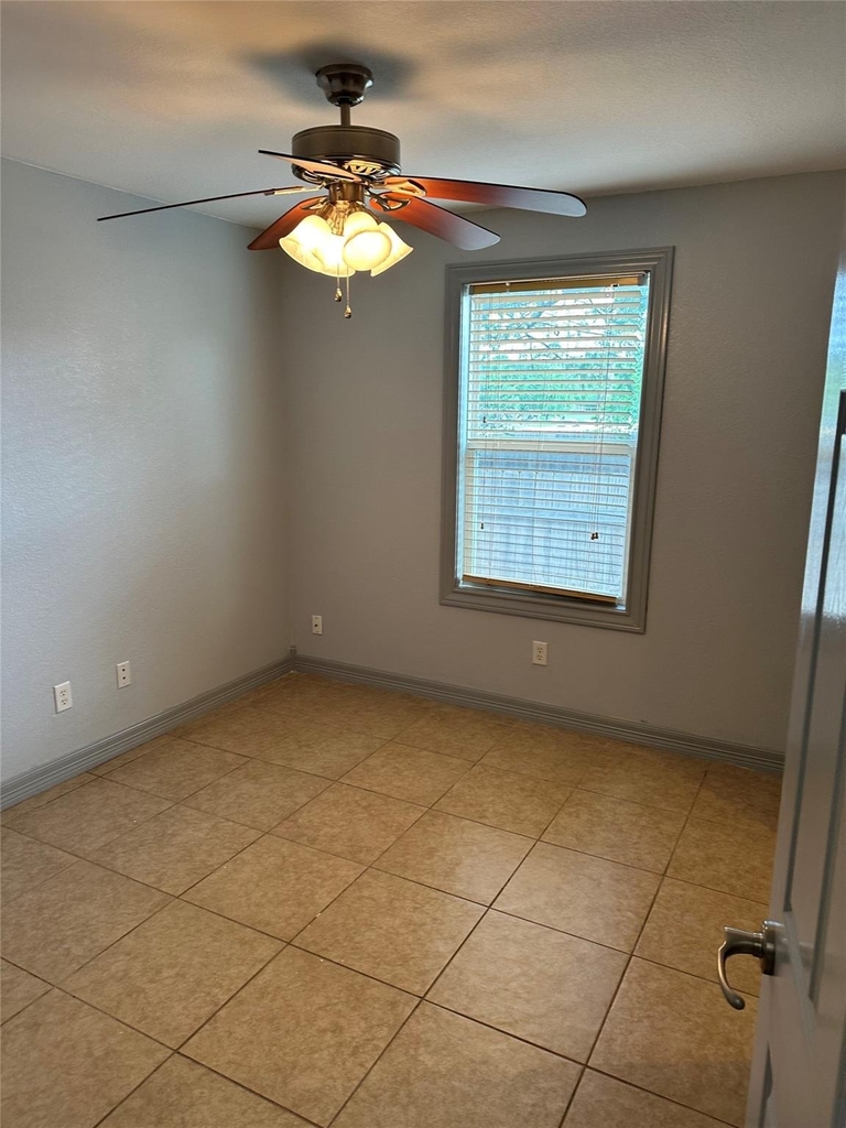 2743 Maple Tree Rd - Photo 12