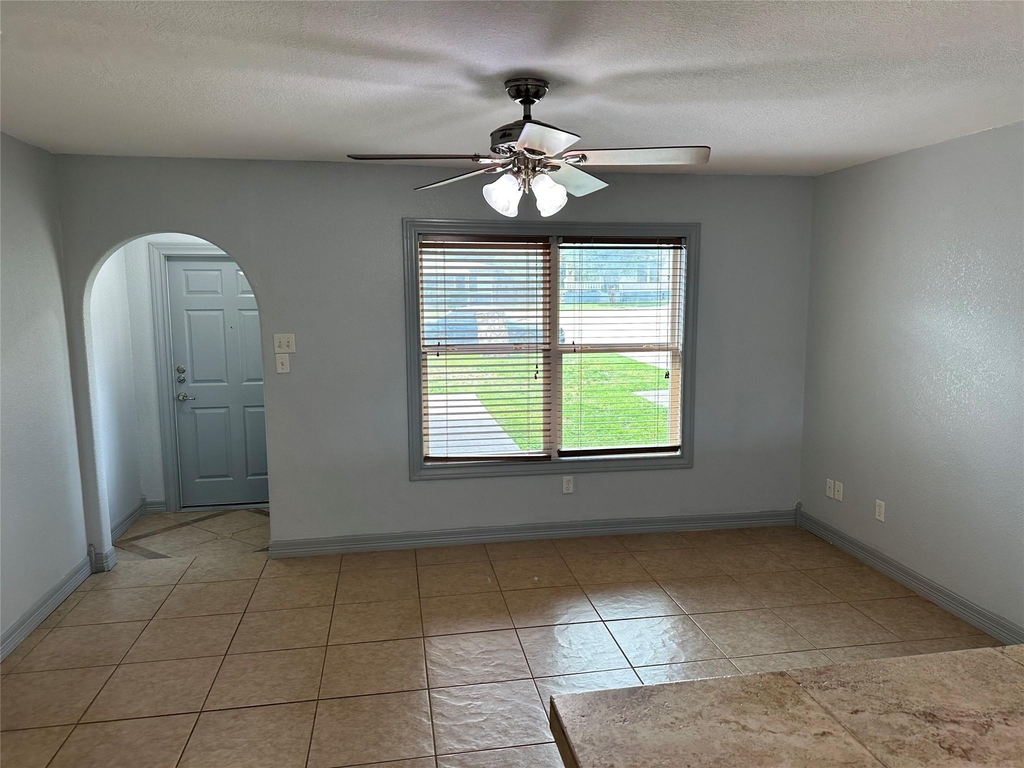 2743 Maple Tree Rd - Photo 2