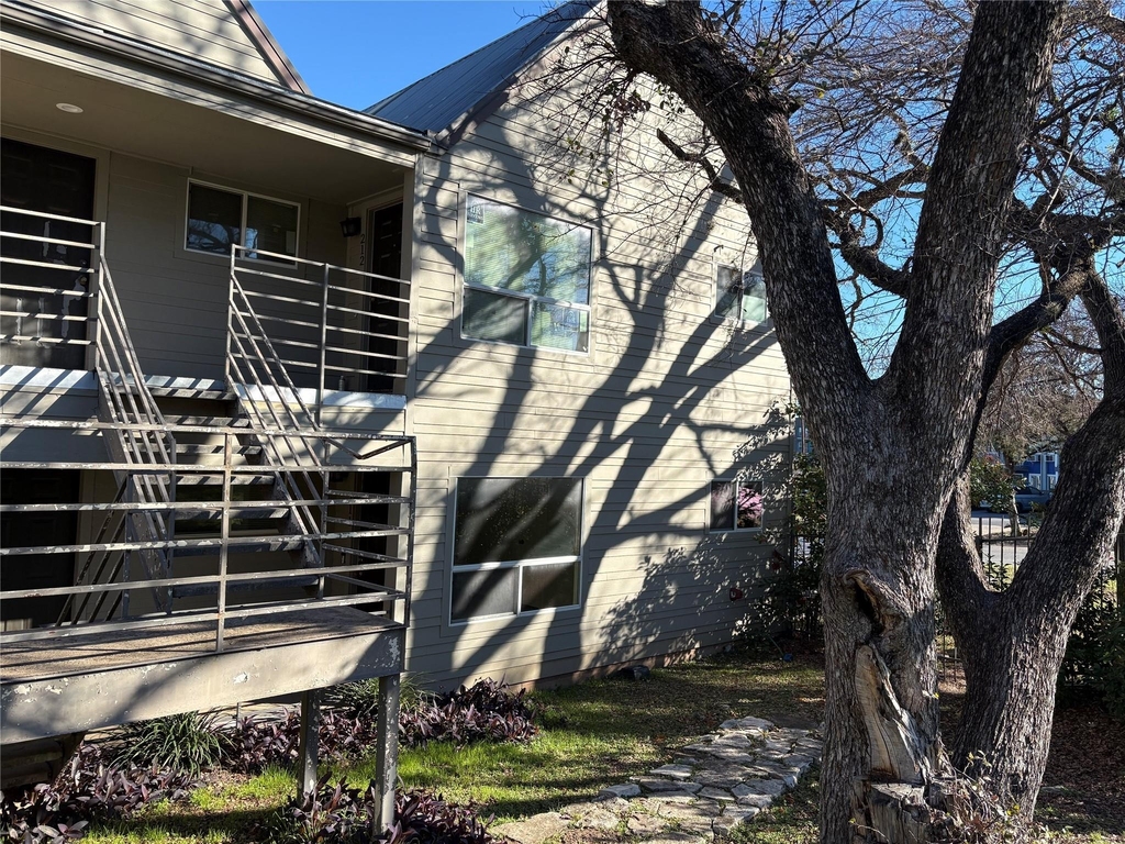 1514 Parker Ln - Photo 4