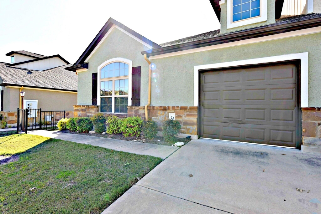 1900 Little Elm Trl - Photo 1