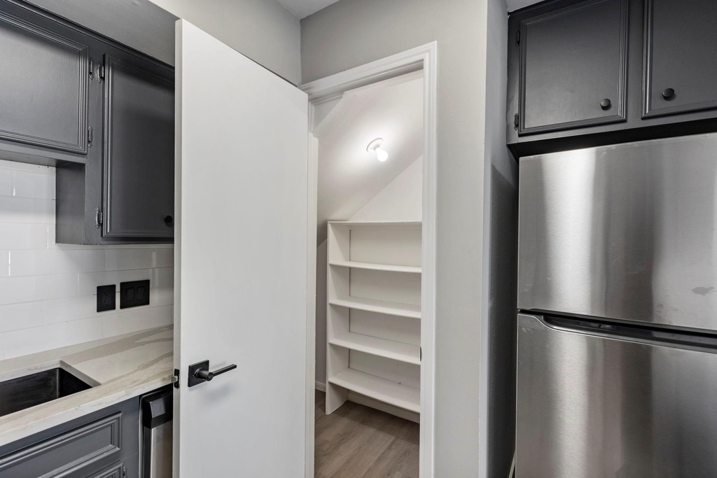 2226 Nantucket Dr - Photo 24