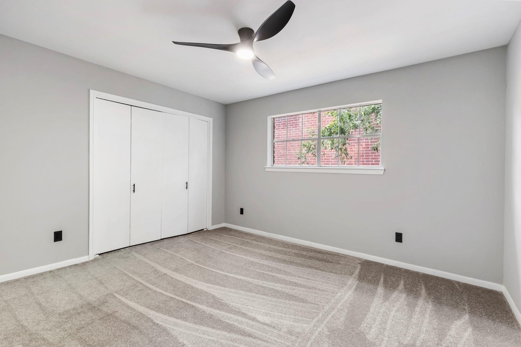 2226 Nantucket Dr - Photo 29