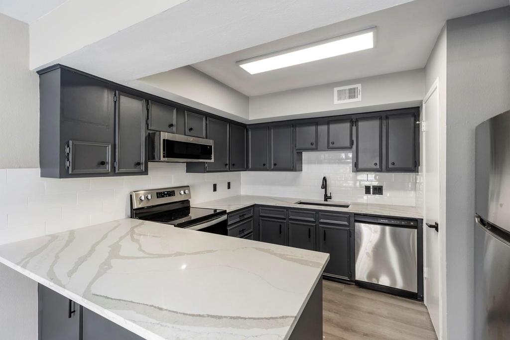 2226 Nantucket Dr - Photo 26