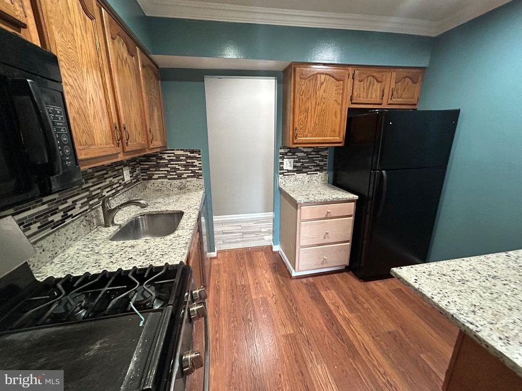 6085 Majors Lane - Photo 2