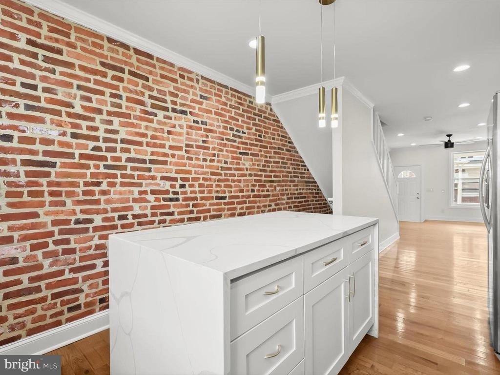 404 N Robinson Street - Photo 16