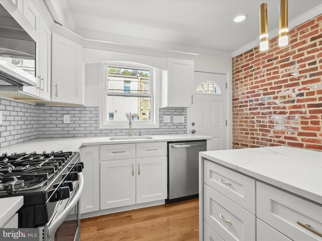 404 N Robinson Street - Photo 20