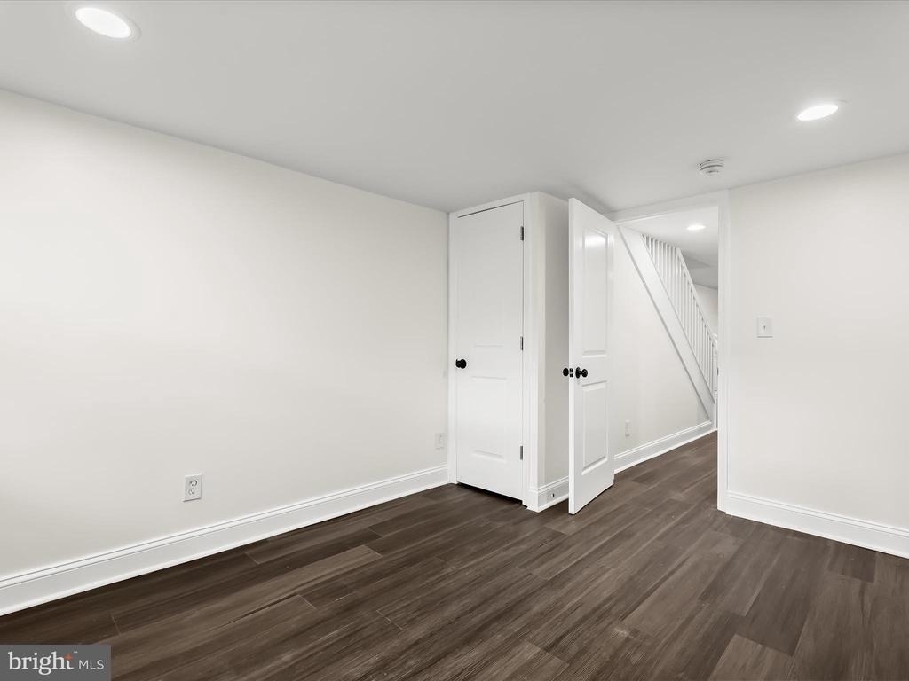 404 N Robinson Street - Photo 32