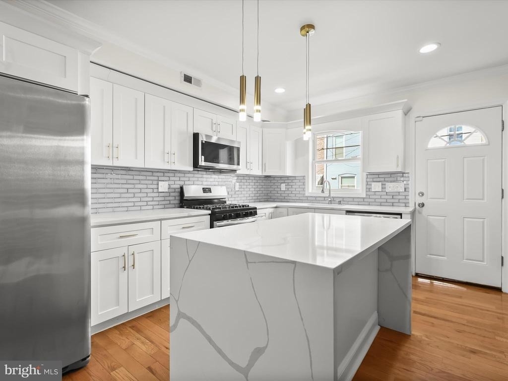 404 N Robinson Street - Photo 18