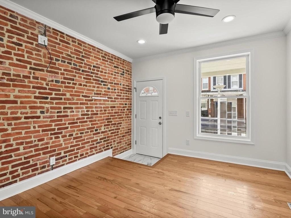 404 N Robinson Street - Photo 9