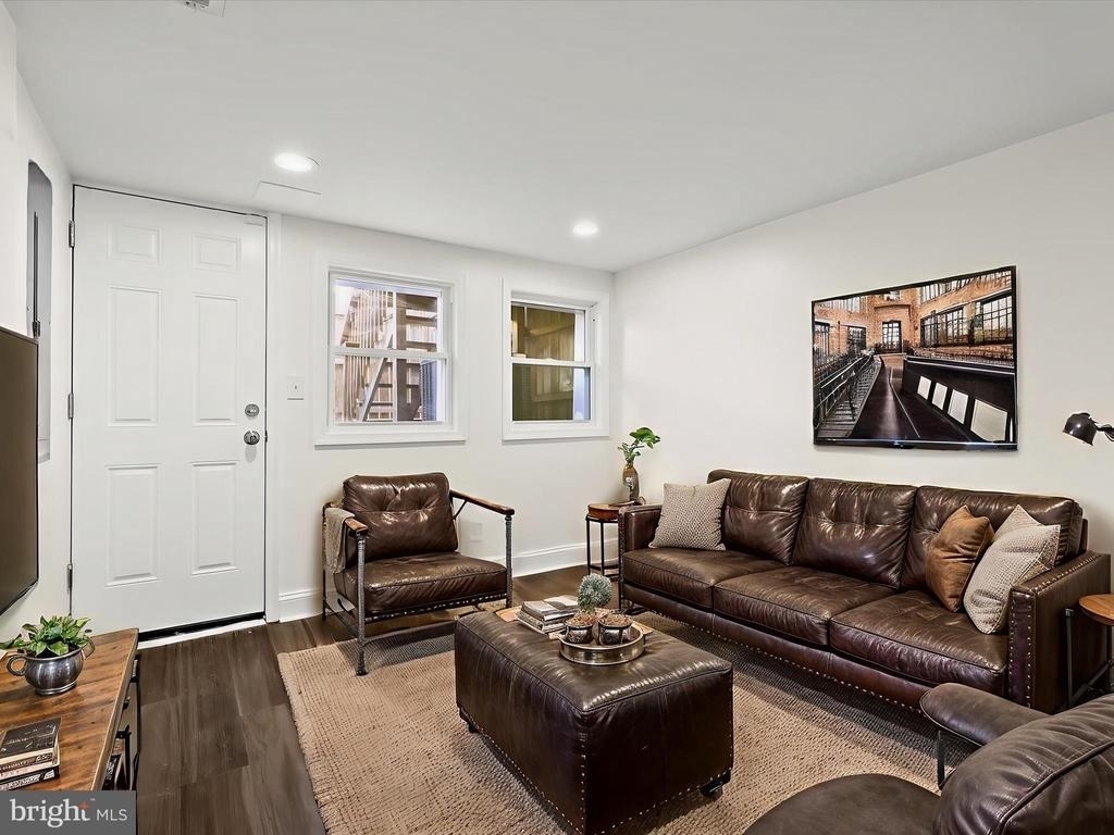 404 N Robinson Street - Photo 31