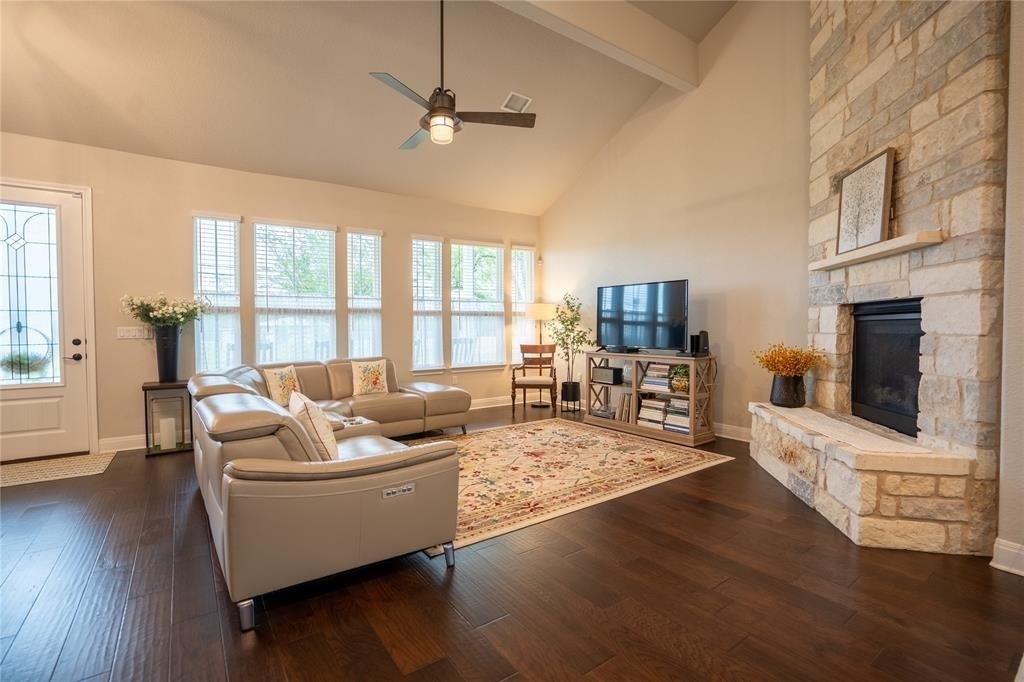 1215 Davis St - Photo 6