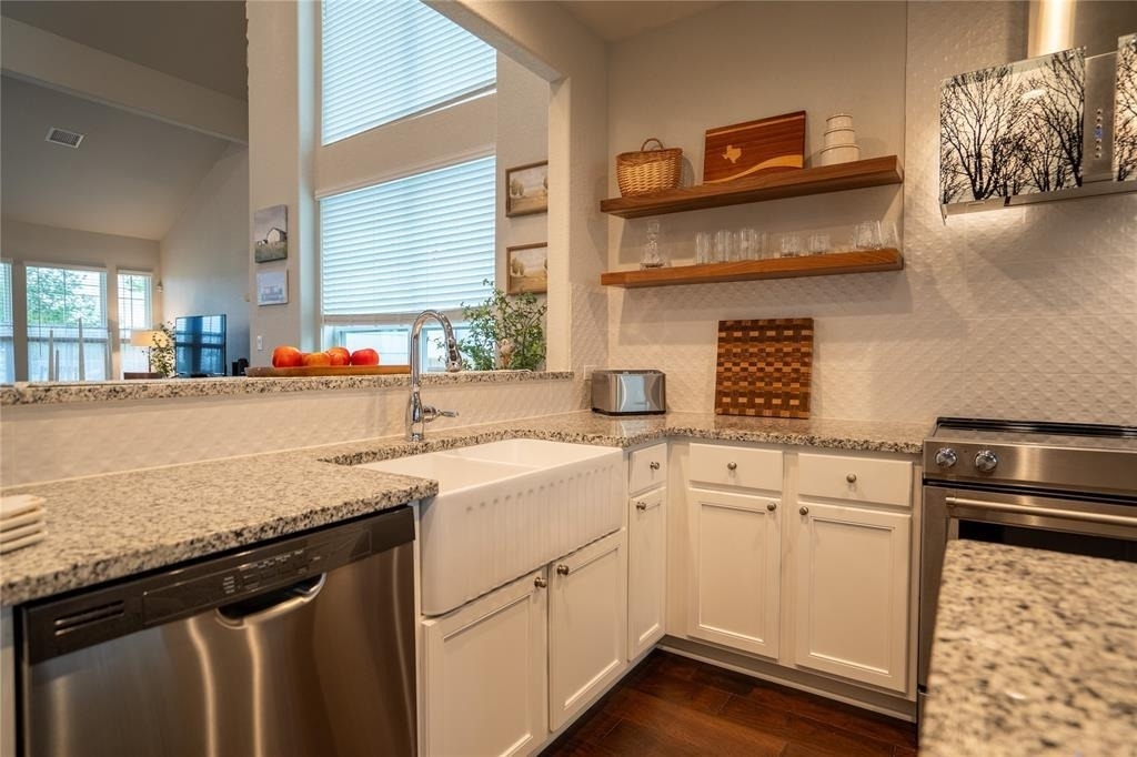 1215 Davis St - Photo 10