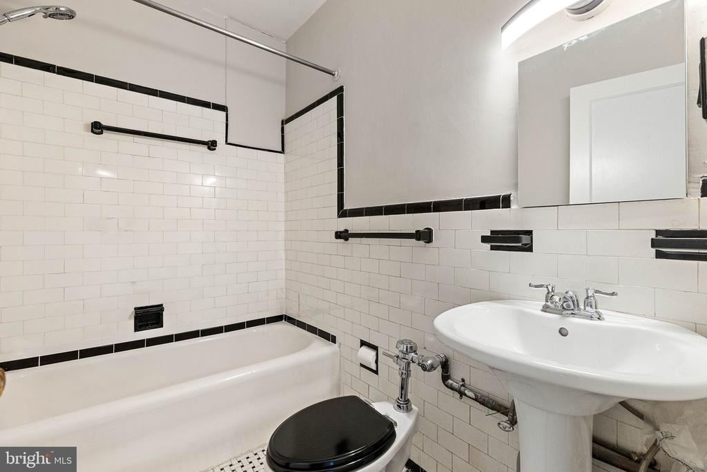 1305 N Broom Street - Photo 8