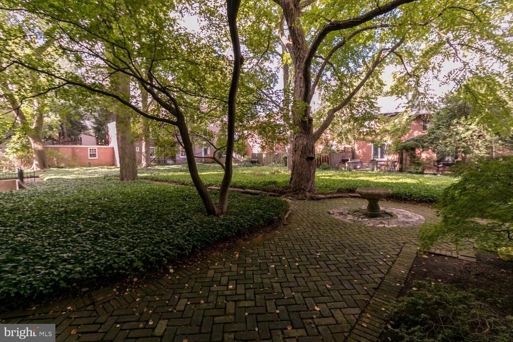 1305 N Broom Street - Photo 10