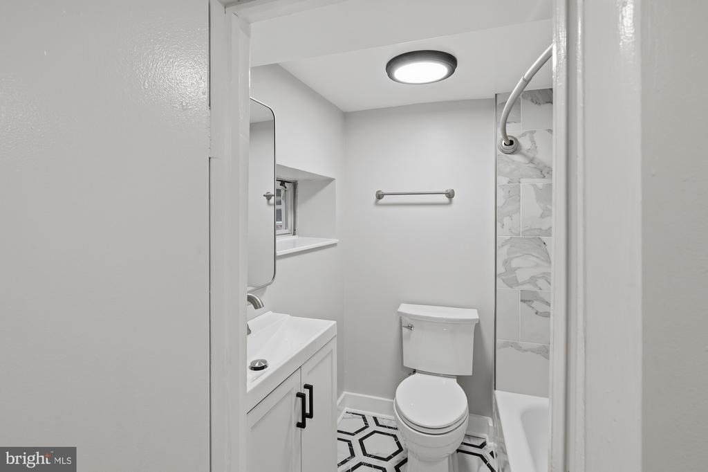2388 Champlain Street Nw - Photo 10