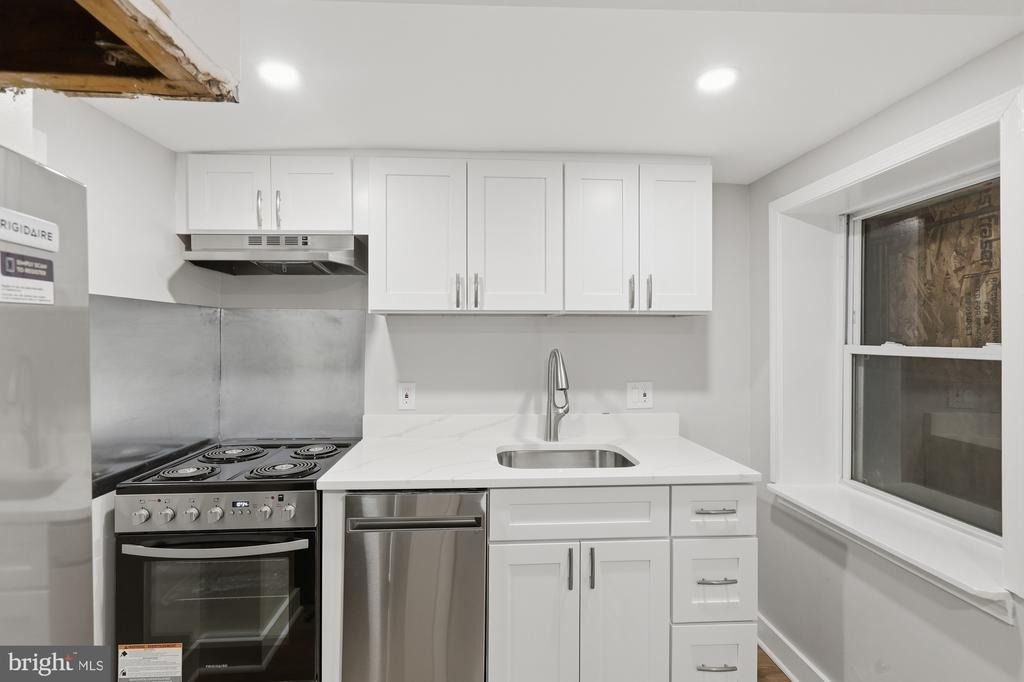 2388 Champlain Street Nw - Photo 6