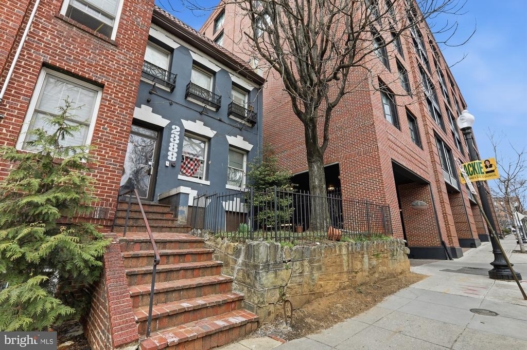 2388 Champlain Street Nw - Photo 1