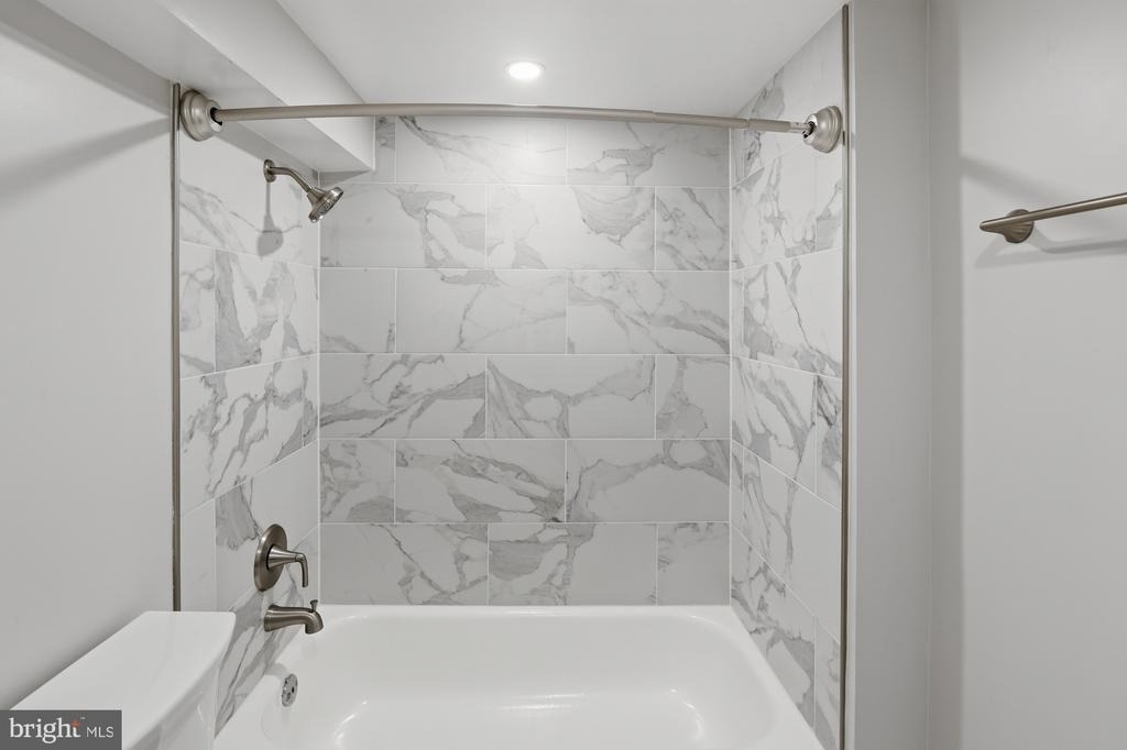 2388 Champlain Street Nw - Photo 9