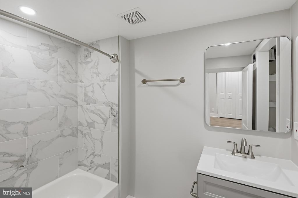 2388 Champlain Street Nw - Photo 8