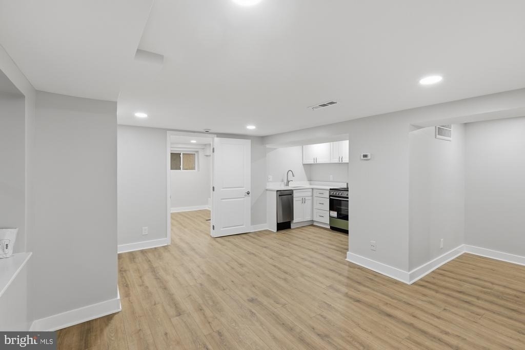 2388 Champlain Street Nw - Photo 5