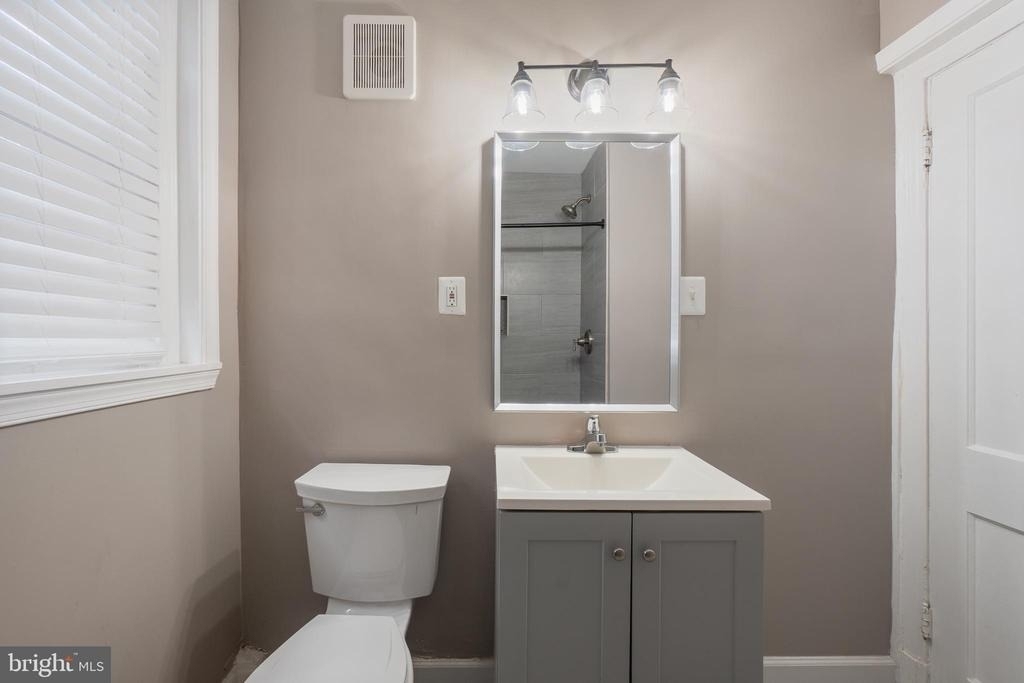 1526 V Street Se - Photo 16
