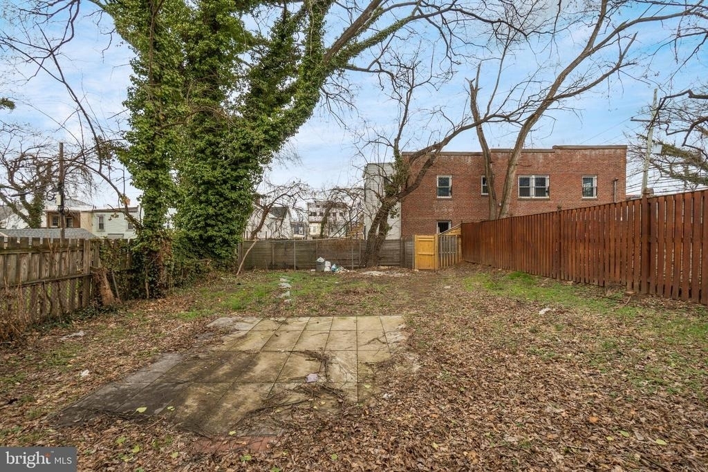 1526 V Street Se - Photo 21