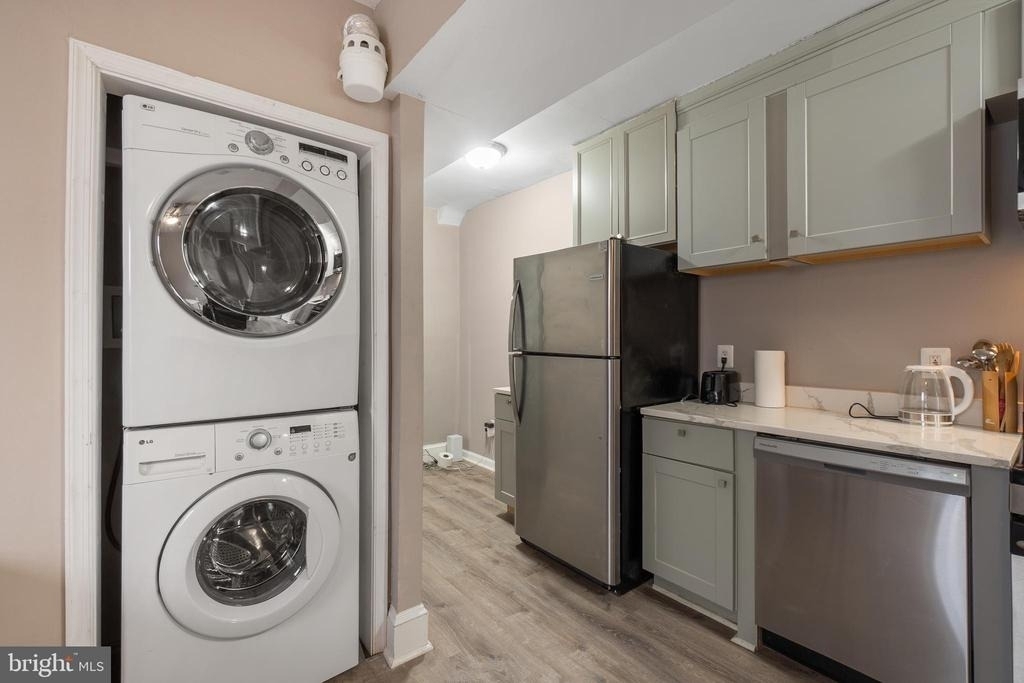 1526 V Street Se - Photo 6