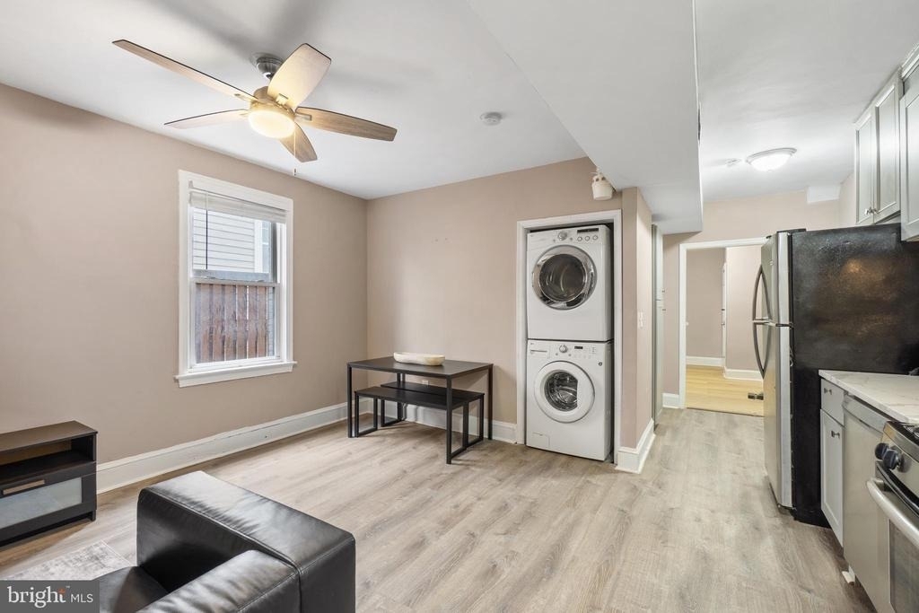 1526 V Street Se - Photo 2