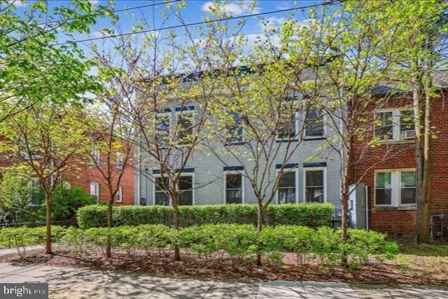 1340 Nicholson Street Nw - Photo 1