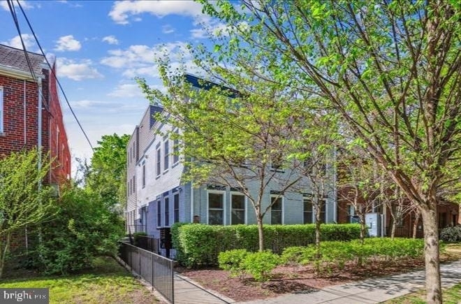 1340 Nicholson Street Nw - Photo 0
