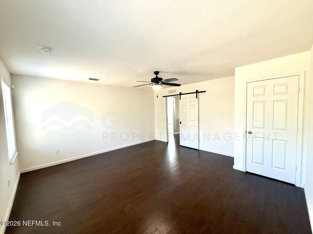 8704 Lake George Circle W - Photo 18