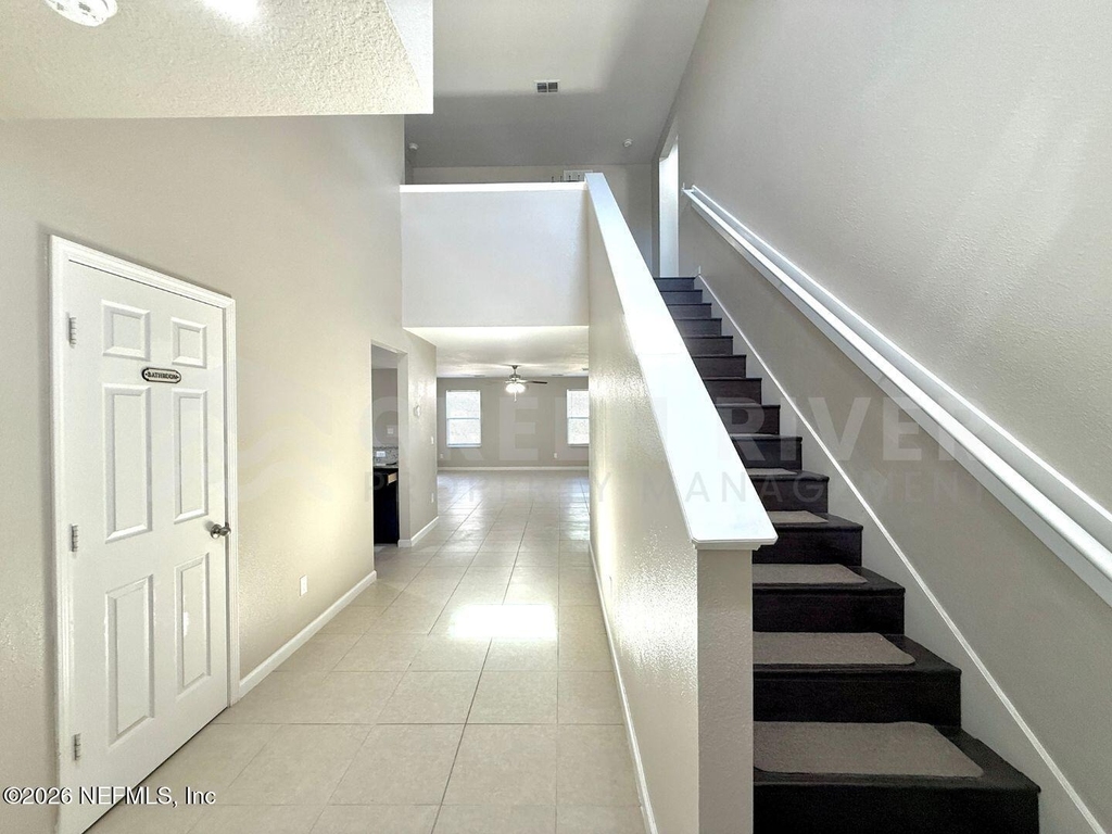8704 Lake George Circle W - Photo 5