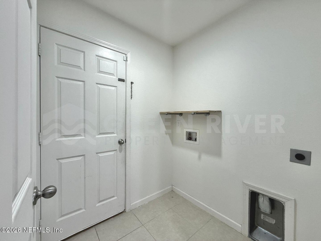 8704 Lake George Circle W - Photo 35